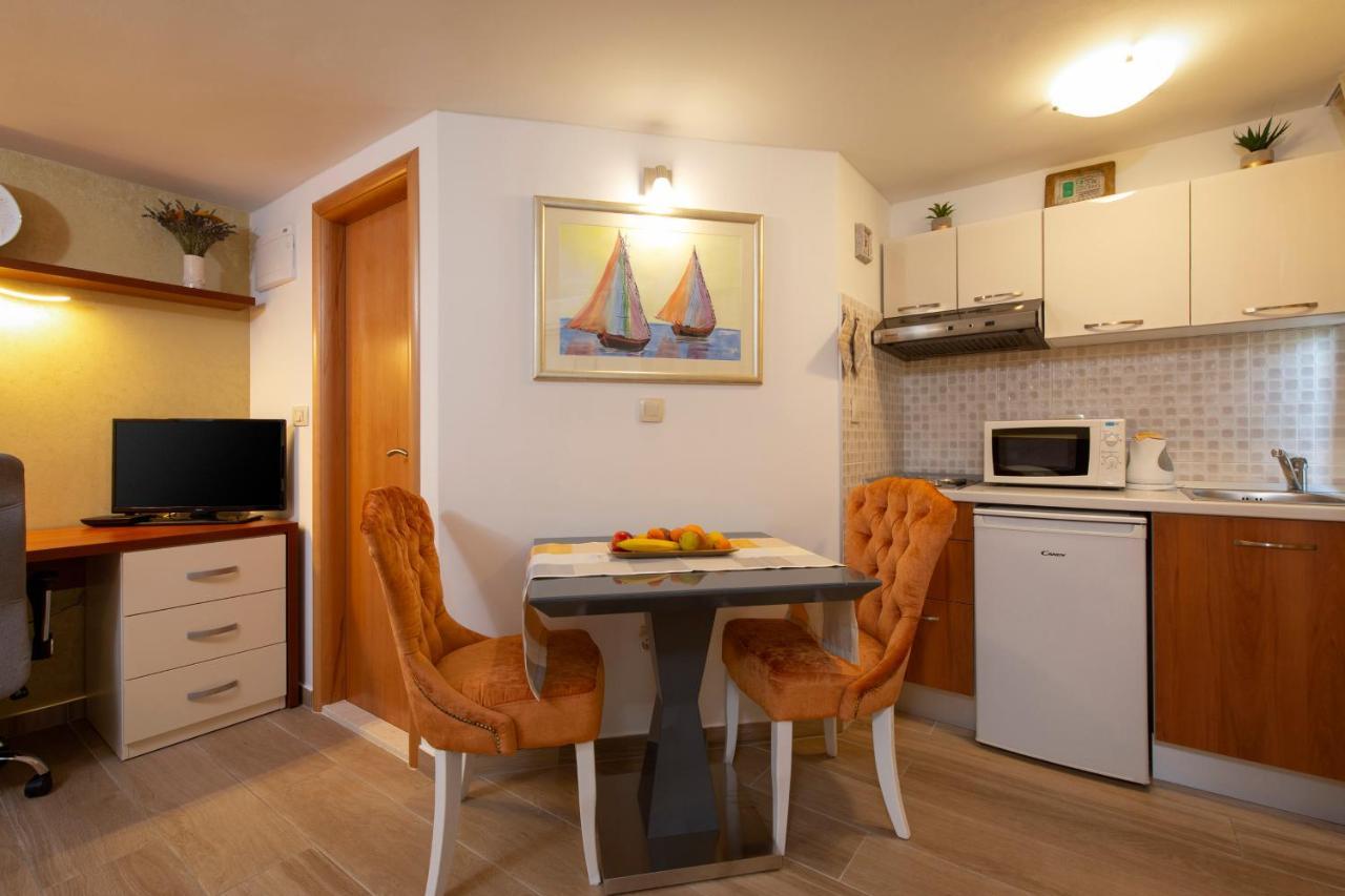 Studio Apartment Oleander Split Eksteriør bilde